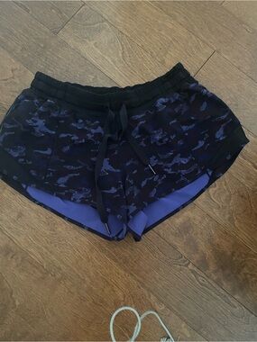 Rare Lululemon Women's Black & Purple short